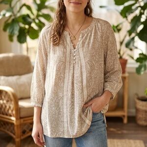 Neutral Paisley Button-Front Tunic Top in Beige